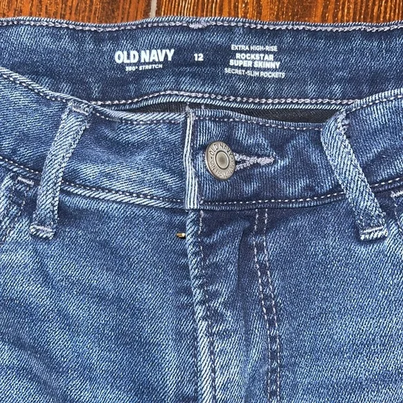 Extra High-Waisted Rockstar 360° Stretch Super Skinny Ripped Ankle Jeans - Picture 4 of 7